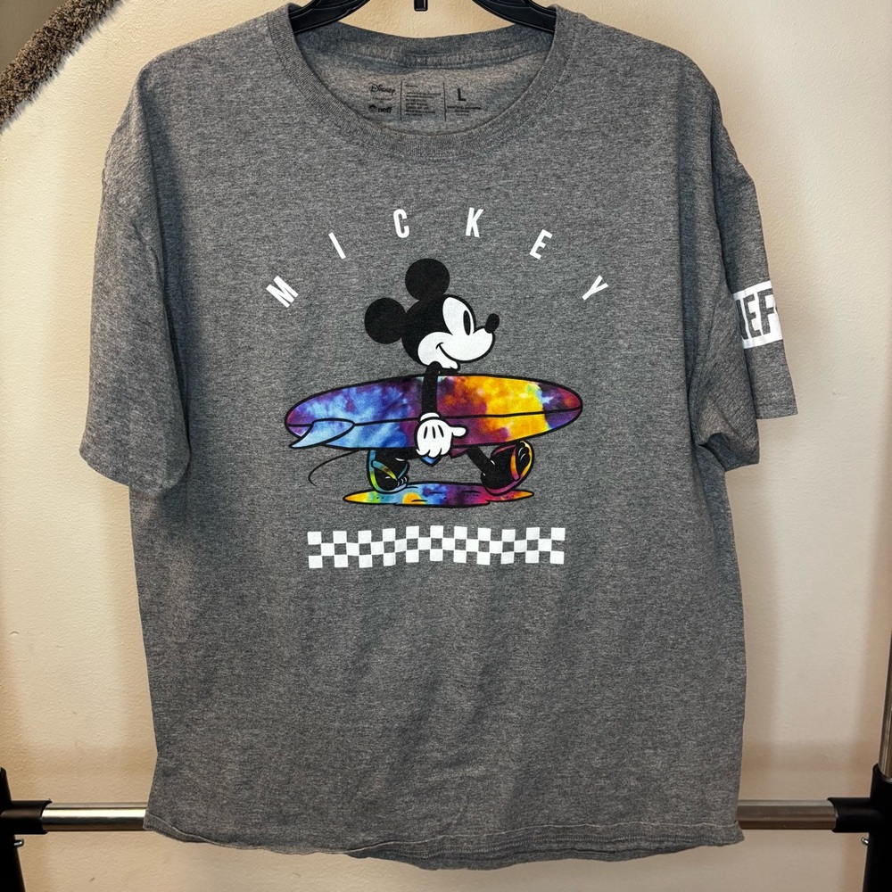 Disney x Neff Mickey Mouse Surf Board Graphic T-Shirt Size Large